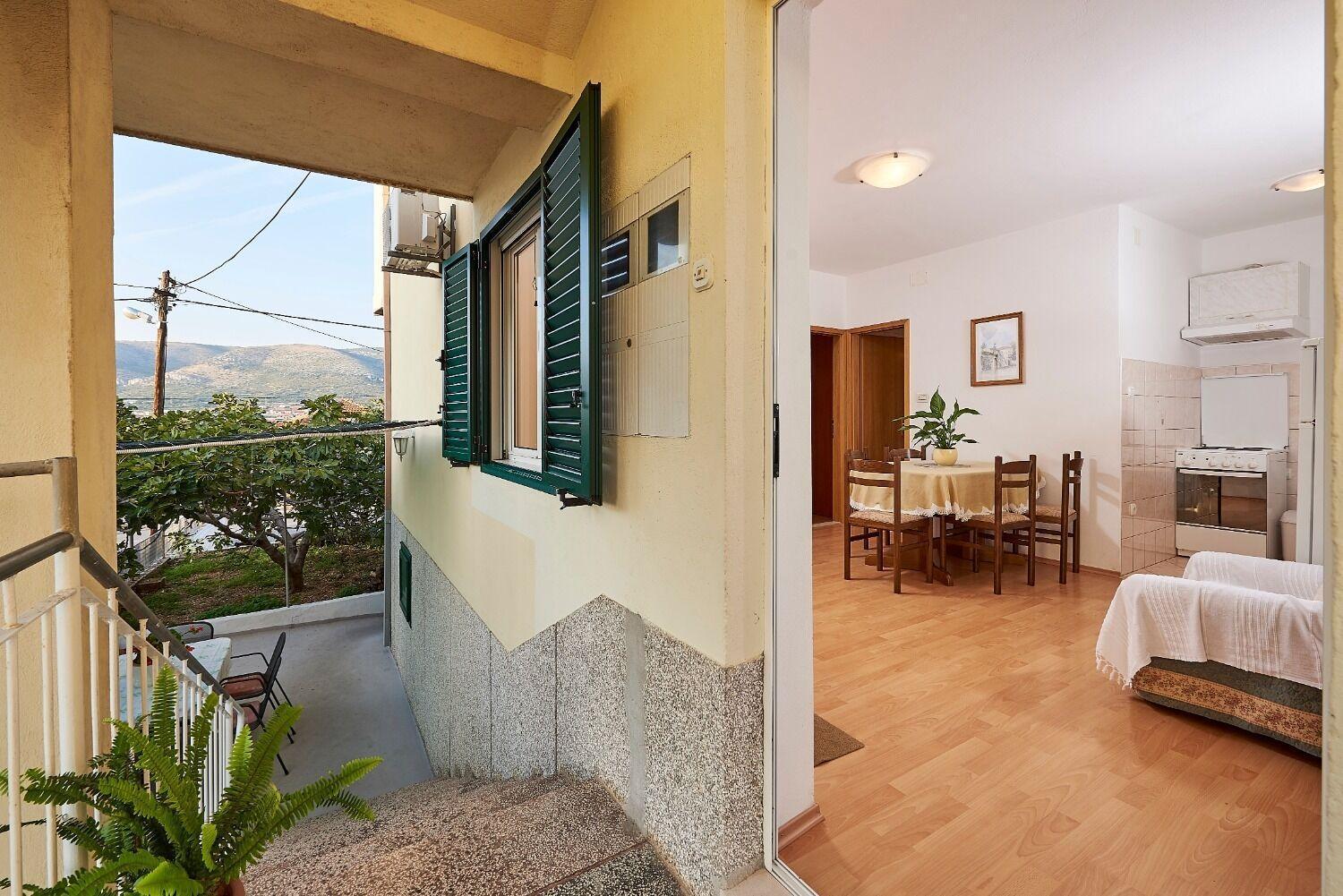 Apartment Ivanka Trogir Bagian luar foto